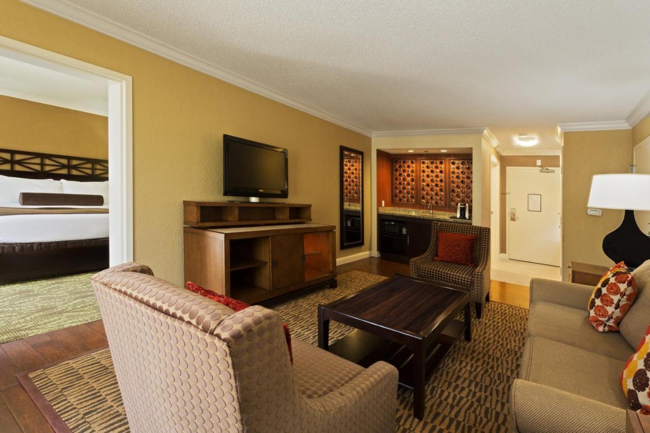 Crowne Plaza Jacksonville Airport By Ihg Exterior photo