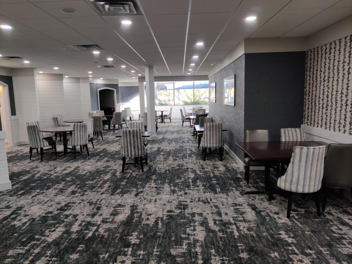 Crowne Plaza Jacksonville Airport By Ihg Exterior photo