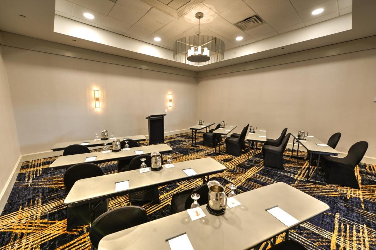 Crowne Plaza Jacksonville Airport By Ihg Exterior photo