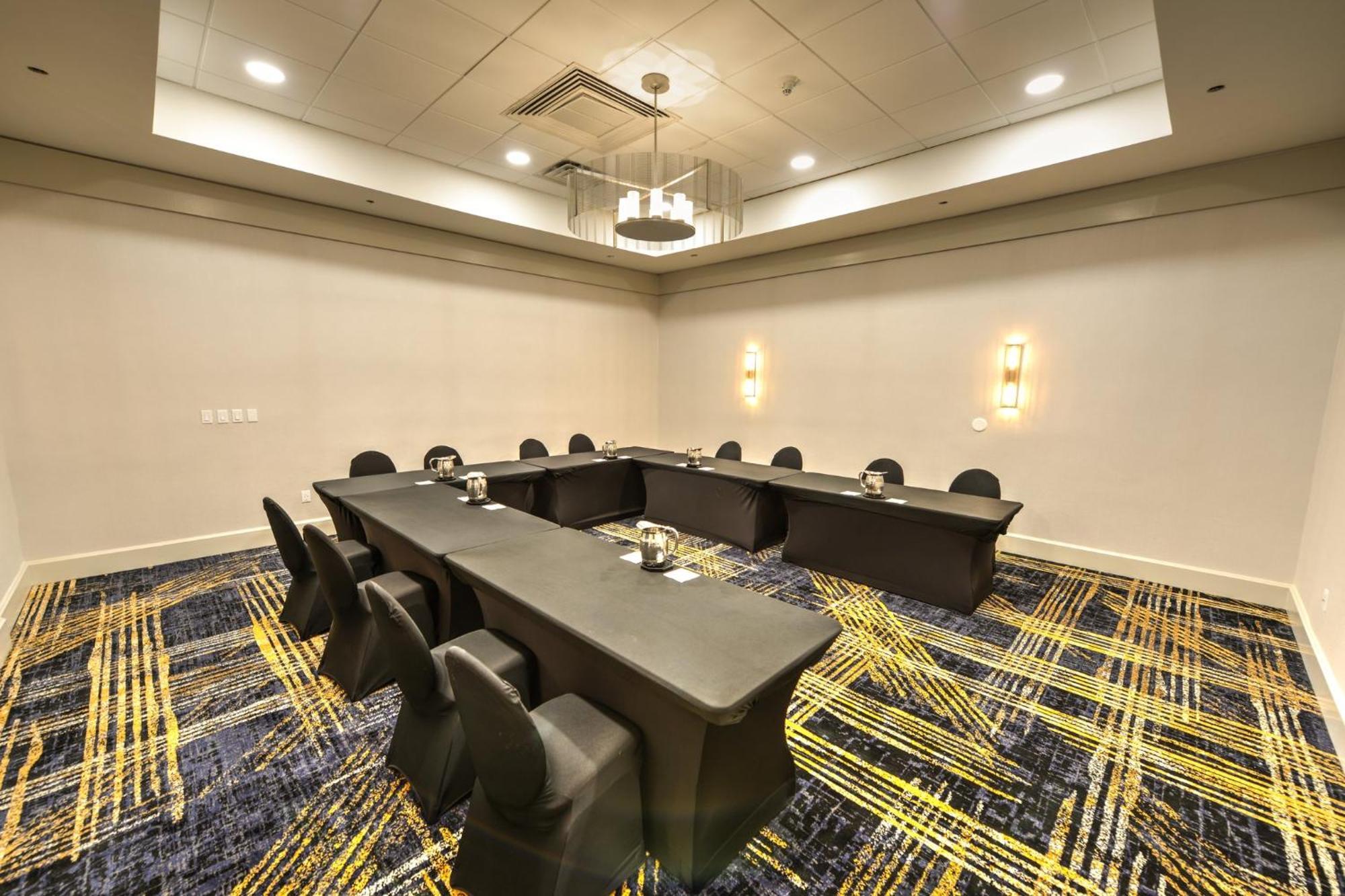 Crowne Plaza Jacksonville Airport By Ihg Exterior photo