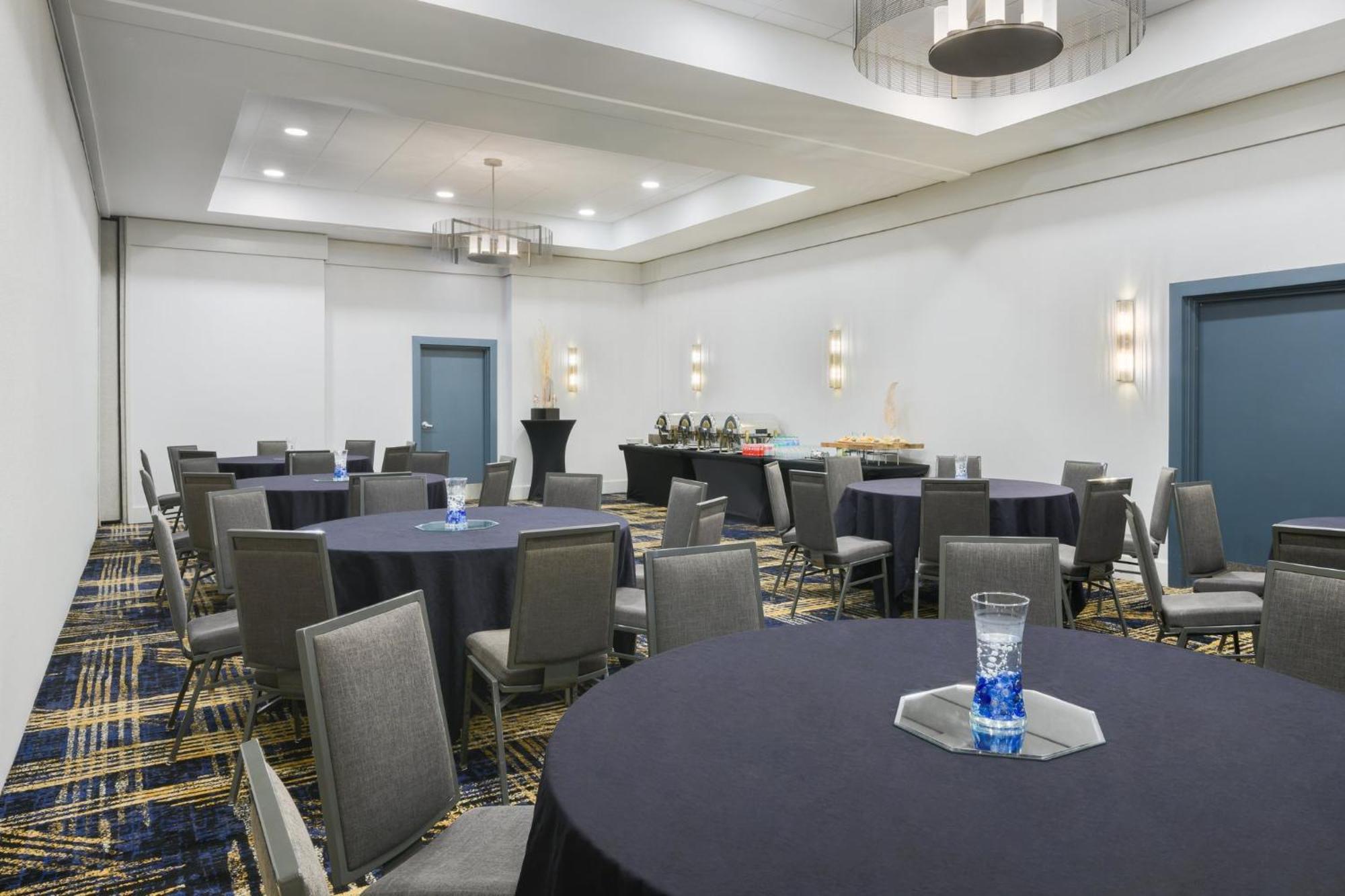 Crowne Plaza Jacksonville Airport By Ihg Exterior photo
