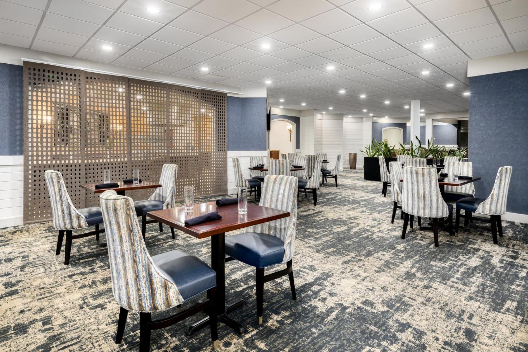 Crowne Plaza Jacksonville Airport By Ihg Exterior photo